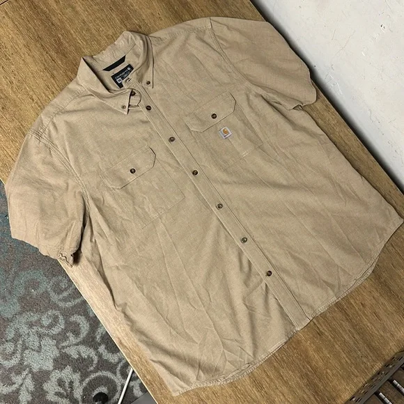 Authentic Carhartt great shape 100% cotton loose fit button up pocket tan shirt - Picture 2 of 5